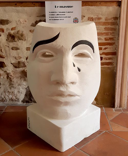 symposium sculpture masque